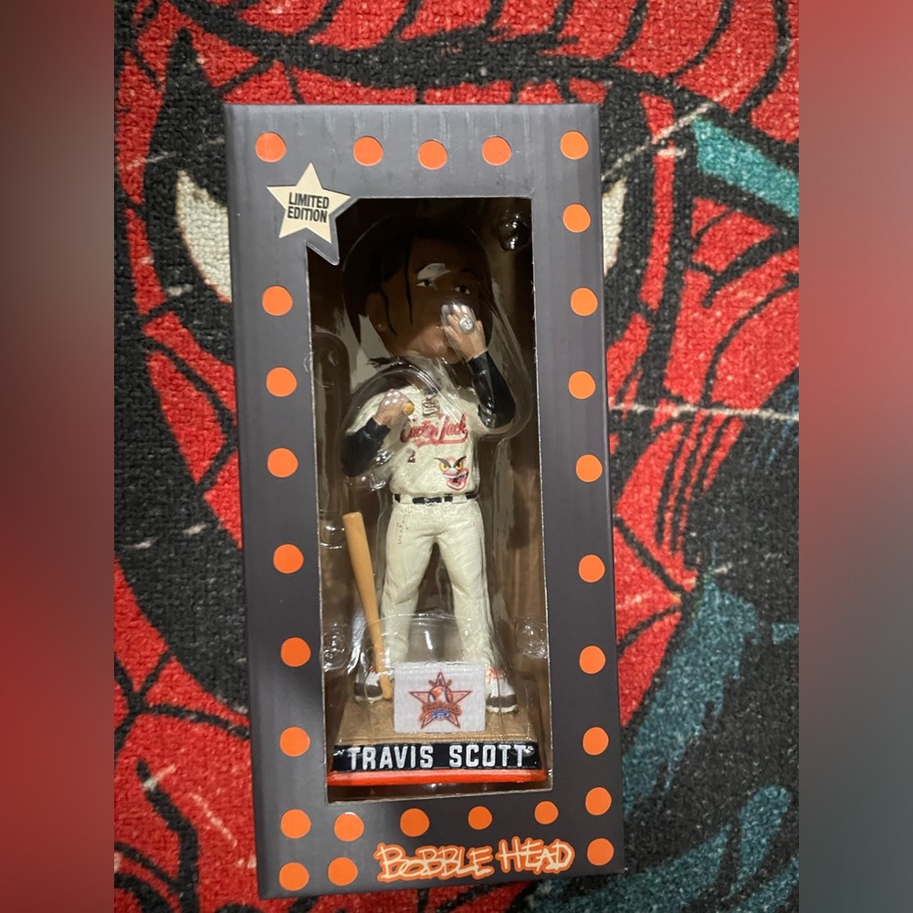 Travis Scott bobble head (EXCLUSIVE TO HOUSTON)